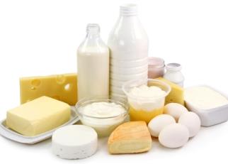 مردم لبنیات گران نمیخرند مدیرعامل اتحادیه تولیدکنندگان فرآوردههای لبنی: