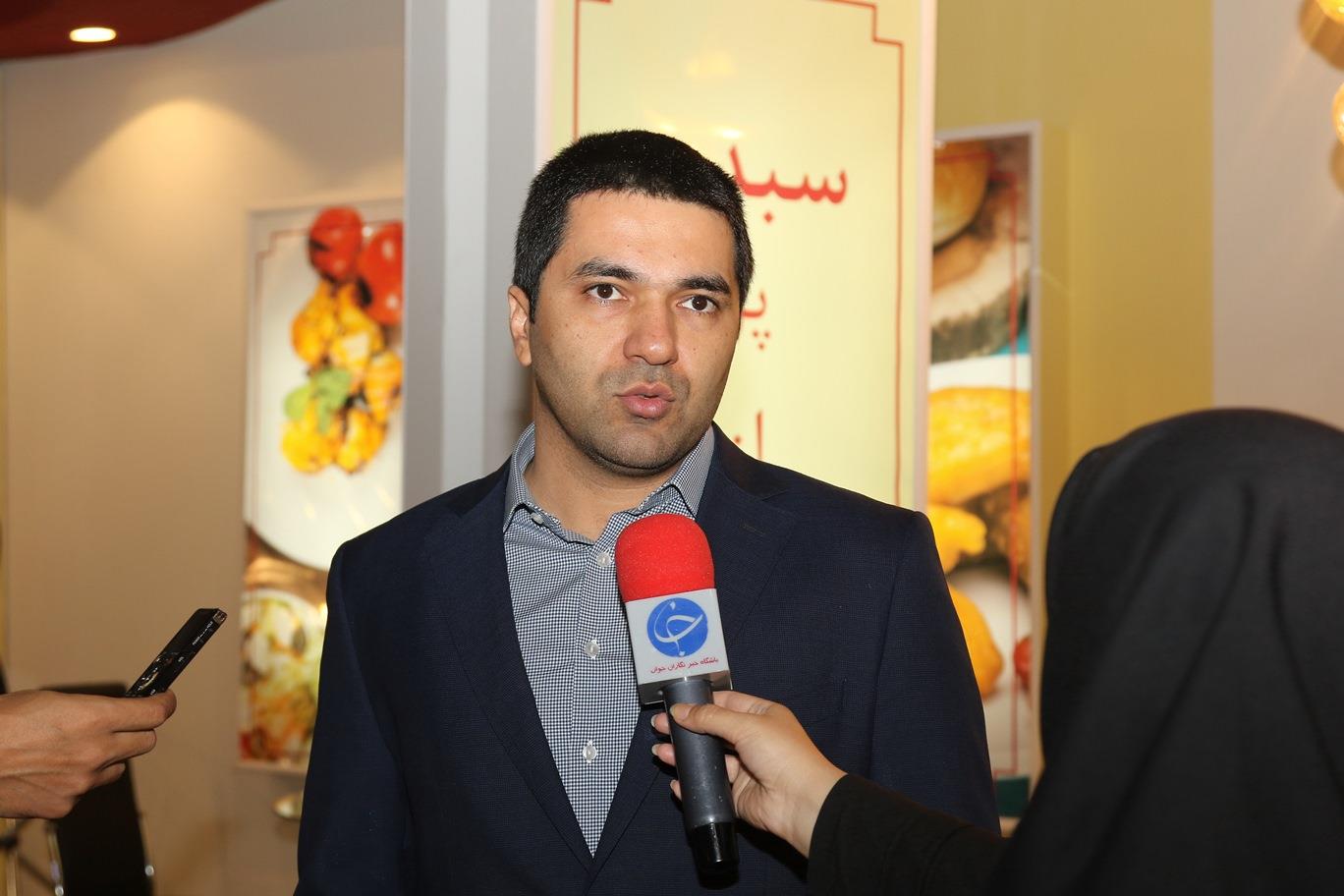 نمایشگاه محصولات پروتئینی ایران اولین نمایشگاه تخصصی در خاورمیانه است دبیرکل کانون انجمنهای صنایع غذایی ایران در بازدید از نمایشگاه MeatEx2016: